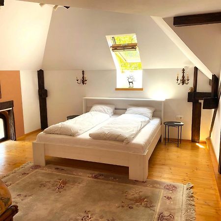 בראשוב Rose'S Oldtown Apartment מראה חיצוני תמונה