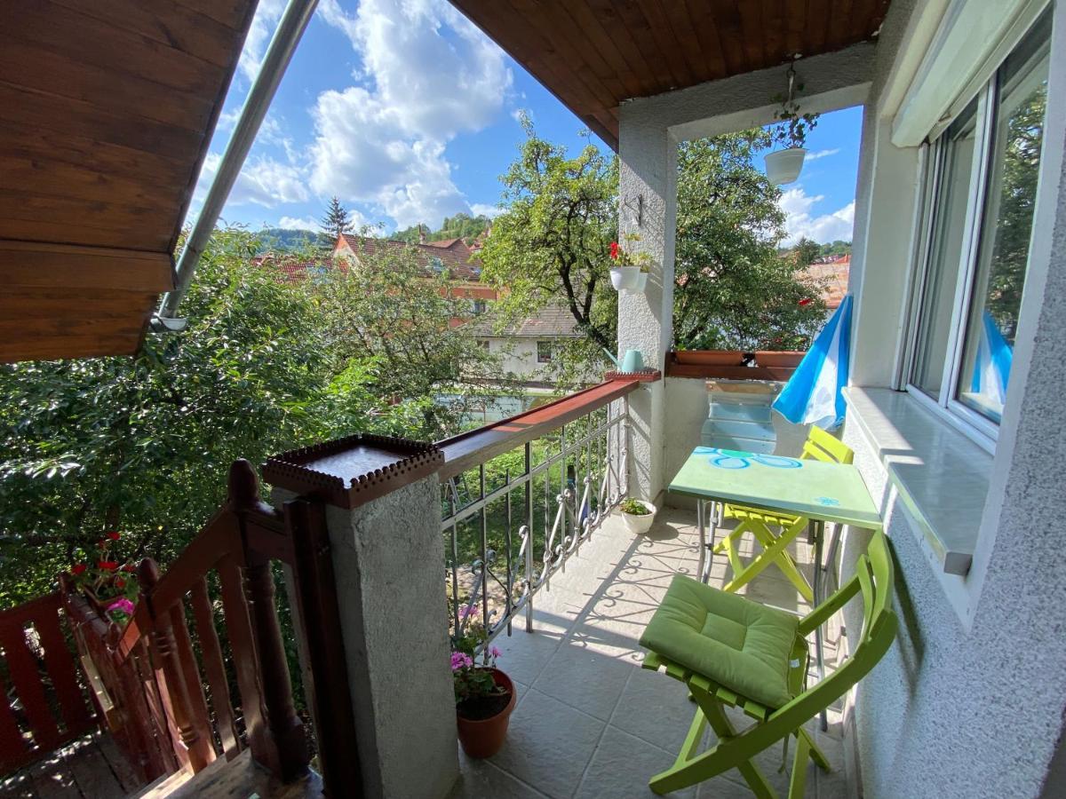 בראשוב Rose'S Oldtown Apartment מראה חיצוני תמונה