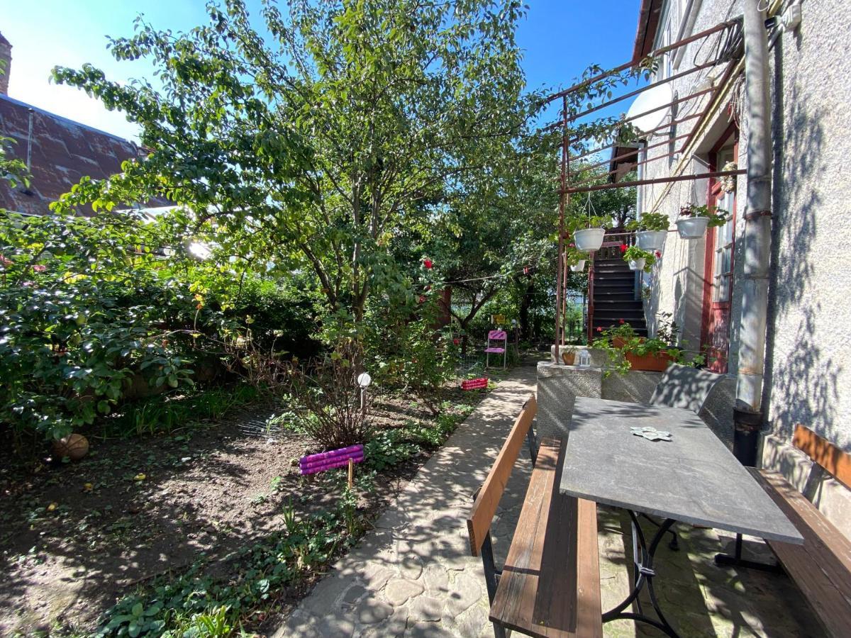 בראשוב Rose'S Oldtown Apartment מראה חיצוני תמונה