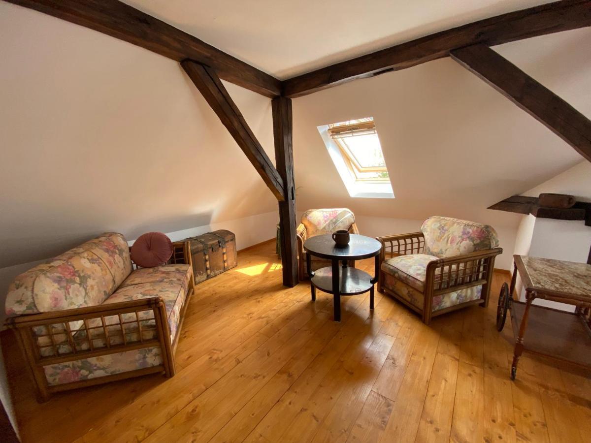 בראשוב Rose'S Oldtown Apartment מראה חיצוני תמונה