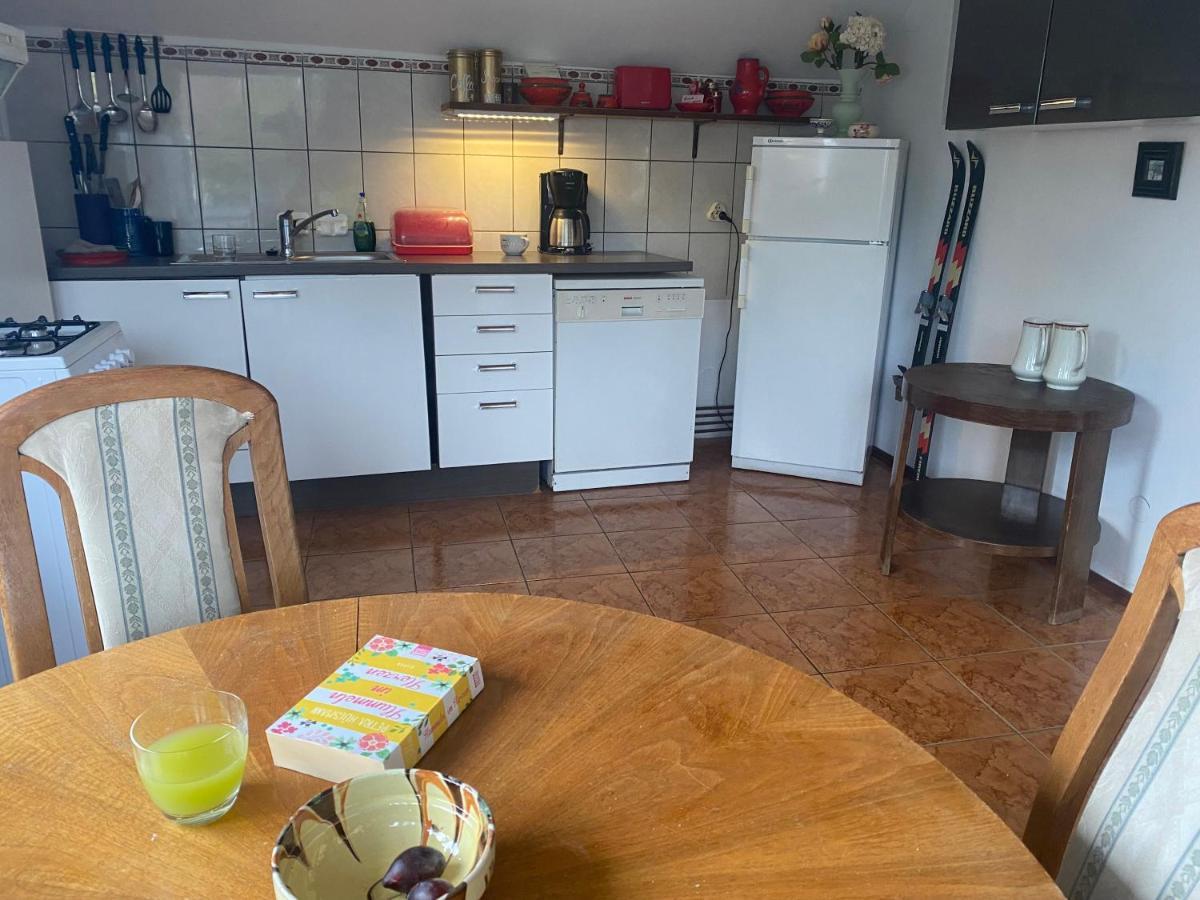 בראשוב Rose'S Oldtown Apartment מראה חיצוני תמונה