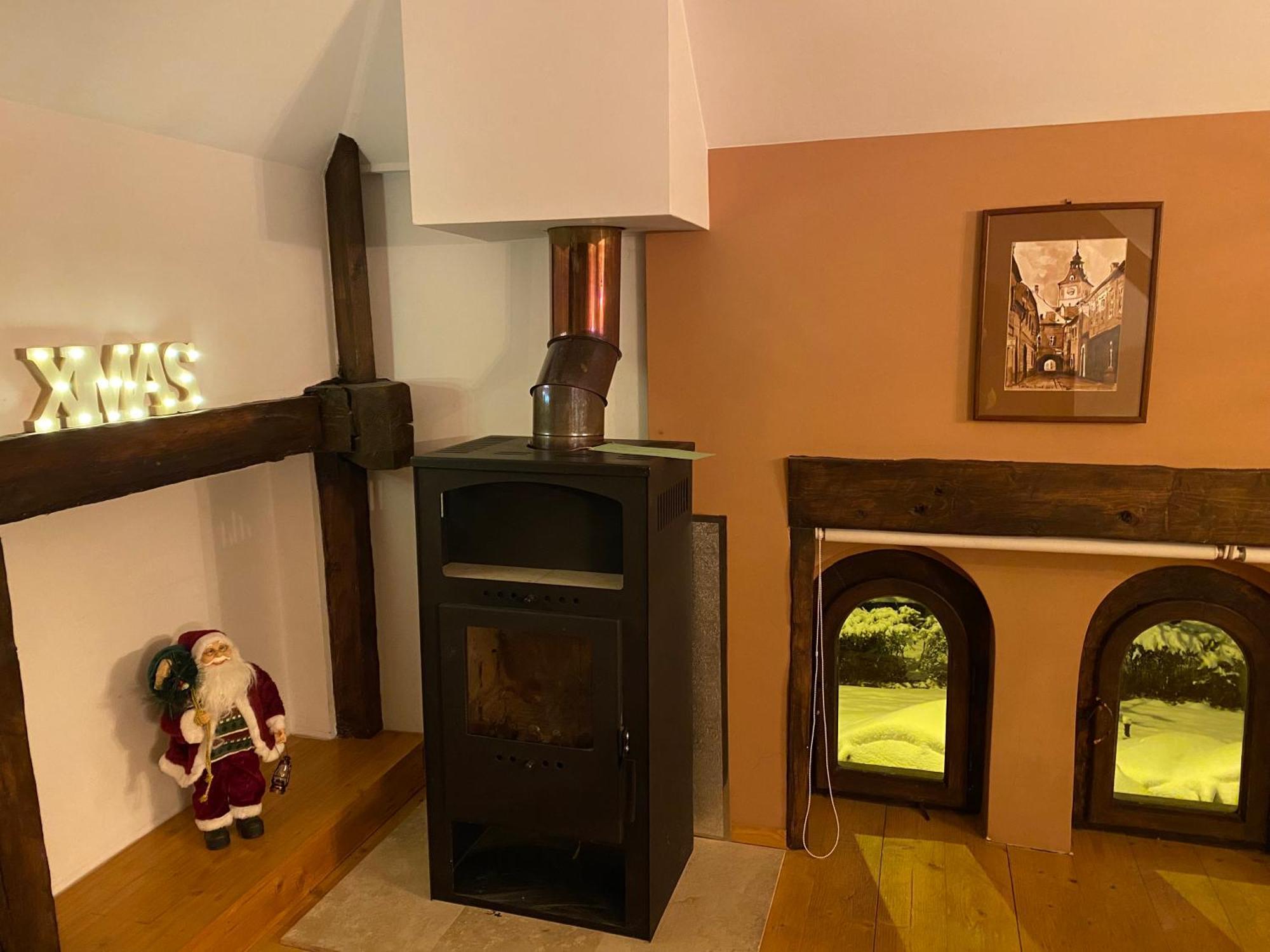 בראשוב Rose'S Oldtown Apartment מראה חיצוני תמונה