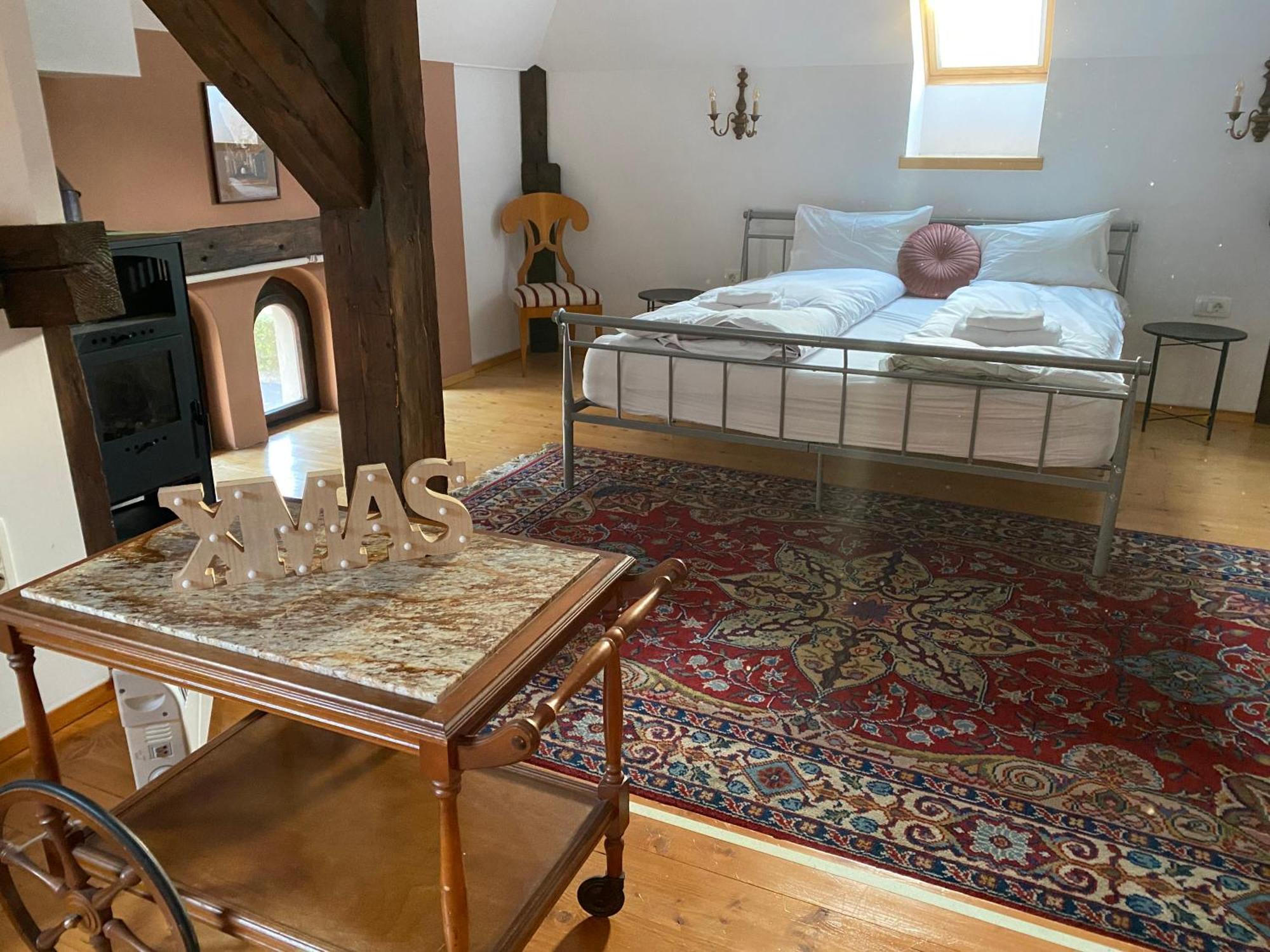 בראשוב Rose'S Oldtown Apartment מראה חיצוני תמונה