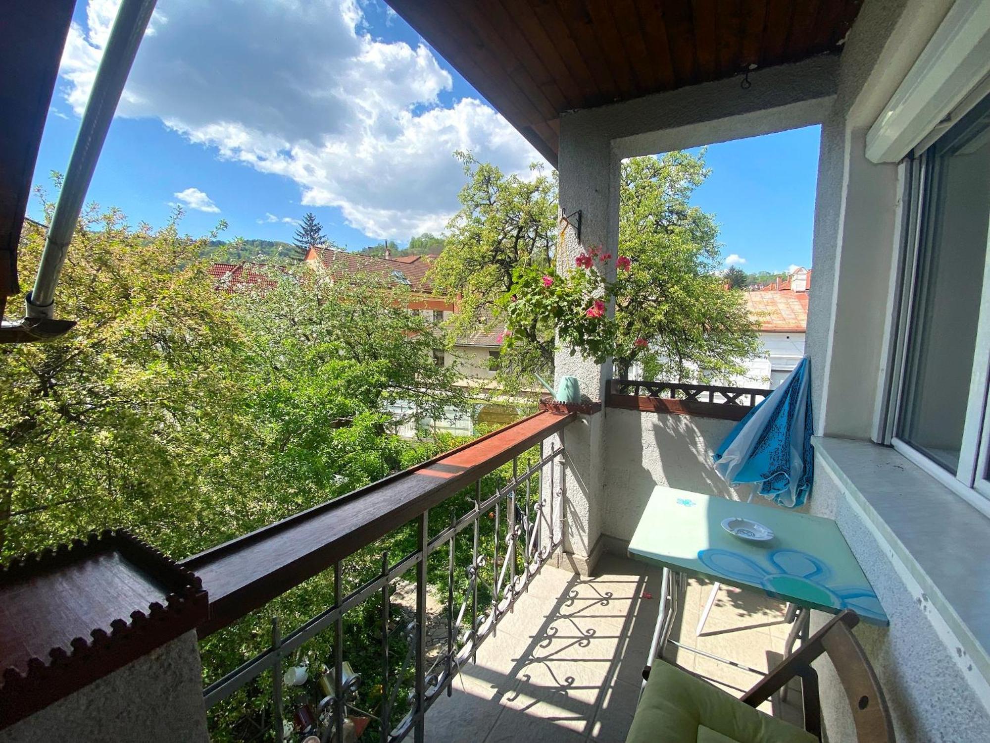 בראשוב Rose'S Oldtown Apartment מראה חיצוני תמונה