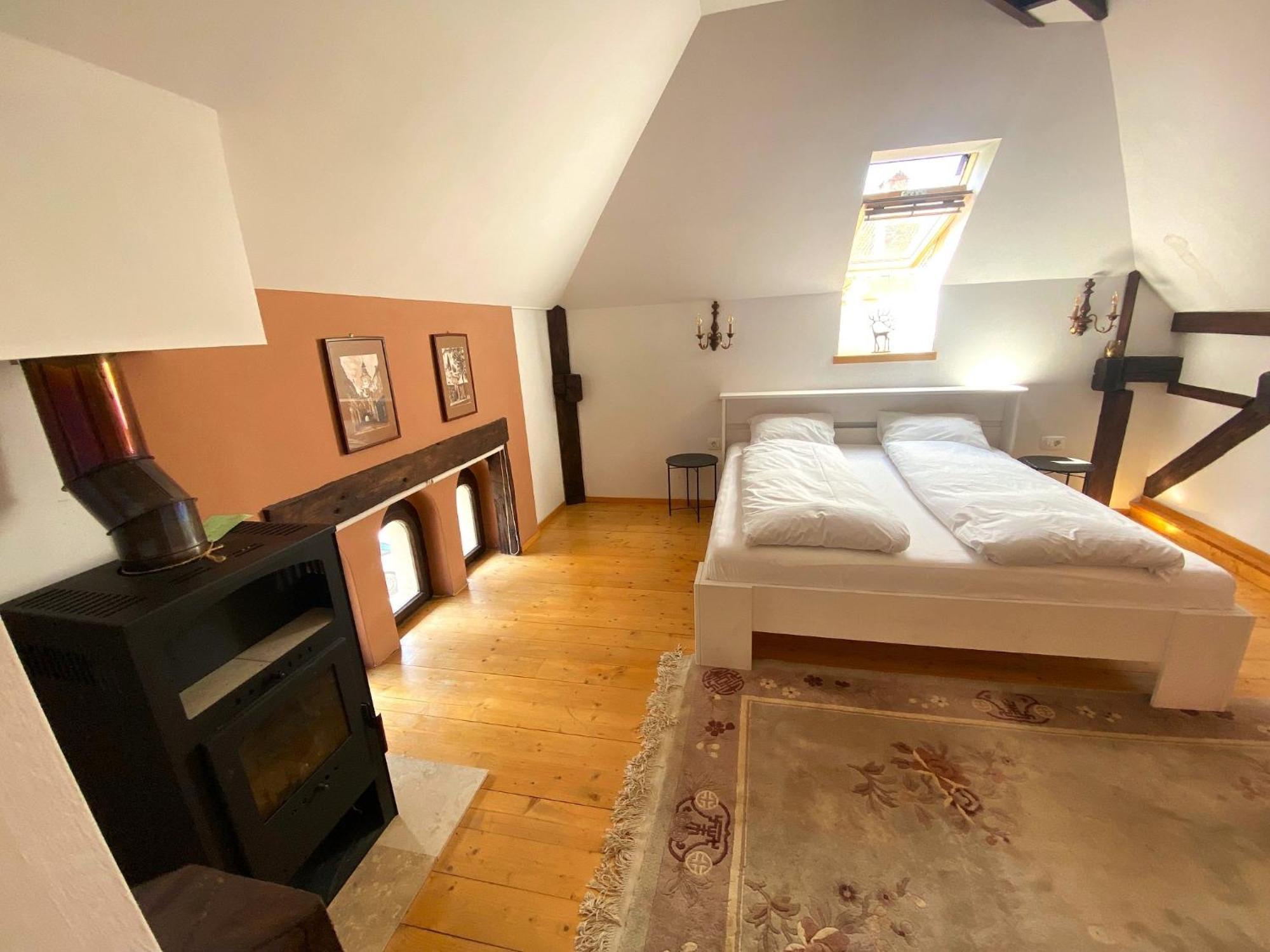 בראשוב Rose'S Oldtown Apartment מראה חיצוני תמונה